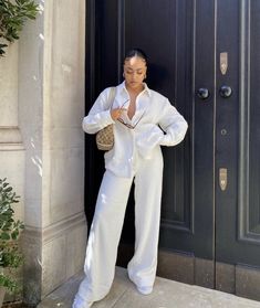 Fashion
Outfit ideas
White outfit ideas
Black girl
Aesthetic 
Baddie Modest Airport Outfit, Valentines Day Dinner Outfit, Lunch Outfit Ideas Classy Chic, Modest Aesthetic, Miami Open, 2024 Travel, Stile Hijab, Summer Internship, Outfit Styling