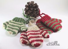 Mittens Christmas Ornaments Handknitted Pair in Two Color Cozy - Etsy Cozy Christmas Tree, Knitted Christmas Decorations, Handmade Mittens, Mitten Ornaments, Christmas Tree Garland, Christmas Ornament Sets, Stocking Stuffer Gifts, Garland Decor, Christmas Tree Decoration