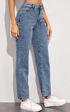 Mom Fit Pants, High Waisted Jeans Outfit, Mom Jeans Style, Jeans Outfit Winter, Mode Instagram, Jeans Outfit Women, Types Of Jeans, Mode Jeans