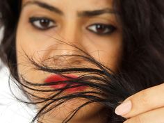 Dry, brittle hair is begging for protein. Products that contain essential fatty acids, such as omega 3 and 6, and vitamin B5, can also help replenish parched hair. Hair Myth, Dry Itchy Scalp, Natural Beauty Care, Womens Health Magazine, Health Tips For Women, Workout Motivation Women, Brittle Hair