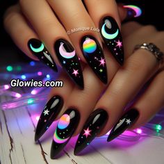 Black Moon Nail Designs, Full Moon Nails, Glowing Nails, Nails In Black, Hippie Nail Art, Purple Wedding Nails, Cosmic Nails, Monique Lula, New Year Nails