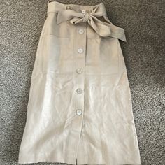 Linen Skirt. Front Bottoms. Toe Waist. Sz Small. Falls To Below Knee/Mid Calf. Purchased In Michigan Beach Town Boutique This Past Summer, Never Worn. Long Spring Pencil Skirt For Day Out, Beige Midi Skirt For Day Out, Beige Lined Skirt For Day Out, Chic Beige Maxi Skirt With Pockets, Casual High Waist Beige Pencil Skirt, Beige Skirt For Day Out, Casual High-waist Beige Pencil Skirt, Beige Long Skirt For Day Out, Beige Relaxed Fit Pencil Skirt For Summer