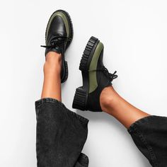 Betina Military Green Oxfords – Vinci Shoes Shoe Customs, Too Cold, Crazy Shoes, Shoe Obsession, Stylish Shoes, Military Green, Shoe Game, Cute Shoes