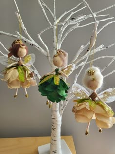 Flowers for dresses. Wire for body and covered in embroidery thread . Felting yarn for hair abd cheap rings fir crowns. Please like post if you like them. Diy Christmas Fairy, Fairy Tree Topper, Tree Fairies, Fairy Christmas Ornaments, Christmas Fairy Ornaments, Fairy Christmas Tree, Fairy People, Christmas Fairy Angel Tree Ornaments Diy