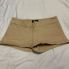 Never Worn Fitted Brown Summer Shorts, Casual Neutral Fitted Shorts, Fitted Casual Neutral Shorts, Shorts American Eagle, Khaki Shorts, Jeans Shorts, Jean Shorts, American Eagle Outfitters, American Eagle