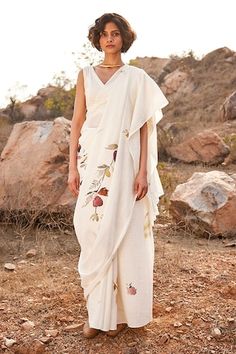 Off white saree featuring a floral print, crafted in cotton mul fabric. - Aza Fashions Off White Saree, Saree Women, White Saree, Printed Sarees, Aza Fashion, White Cotton, Floral Print, Floral Prints, Saree