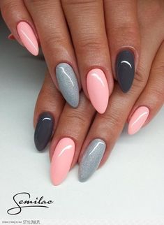 gelnägel-natur-rosa-spitze-nägel-stiletto-nägel-lackieren-in-grau-und-hellrosa-glitzer Long Pointed Nails, Cute Nail Art Designs, Pointed Nails, Almond Acrylic Nails, Best Nail Art Designs, Cool Nail Designs, Nail Shapes