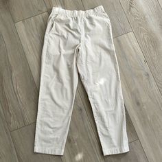 Brand New With Tags Uniqlo Ankle Pants Waist: 24-25in Hip: 34-35in There Is An Adjustable Drawstring On The Inside Of The Waist. Everyday Cropped Leg Pull-on Pants, Everyday Pull-on Cropped Pants, Everyday Ankle-length Tapered Bottoms, Everyday White Cropped Leg Pants, White High-waisted Pants For Everyday, Everyday Ankle-length Cargo Pants, Casual White Tapered Bottoms, Casual White High-waisted Capris, White High-waisted Casual Capris