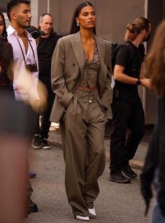 00s Mode, Woman Suit Fashion, Looks Street Style, Mode Inspo, Looks Chic, Trend Fashion, 가을 패션, Suit Fashion, Looks Style