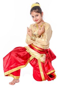 Kathak Dance Dress, Western Dance Costume, Kids Saree, Western Frocks, Dandiya Dress, Fancy Dress Costumes Kids, Fancy Dress Competition