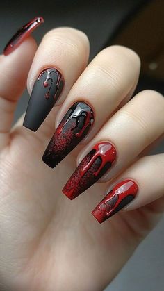 Cute Vampire Nails, Coffin Spooky Nails, Halloween Nails Detailed, Halloween Inspired Nail Designs, Spooky Halloween Nails Acrylic Short, Halloween Coffin Shaped Nails, Black And Red Drip Nails, Black Nails With Blood Splatter, Halloween Red And Black Nails