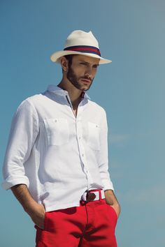 Look ARTURO CALLE Fedoras Men, Sombrero Outfit, Mens Colored Pants, Mens Beachwear, Classy Hats, Mens Hats Fashion, Mens Summer Outfits, Men Photoshoot, Beach Wear Men