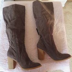 Reposhing This Item I Purchased From @The_resale_rack. Loved Them But They’re Too Big For Me. Willing To Let Them Go Cheap! Please Make An Offer! Questions? Leave A Comment Below! Cuban Heel Boots, Dolce Vita Ankle Boots, Olive Boots, Dolce Vita Boots, Black Cowgirl Boots, Dresses With Cowboy Boots, Camel Boots, Stacked Heel Boots, Snakeskin Boots