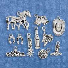 Collection de breloques argentées antiques sur le thème de la cow-girl, en alliage de zinc. Parfait pour les bracelets, pendentifs, boucles d'oreilles, tirettes de fermeture éclair, signets et porte-clés !



Dimensions : 10 mm - 30 mm

Taille du trou : 2 mm



Vous recevrez 1 lot de 11 breloques.

 

VEUILLEZ NOTER : De temps en temps, je peux avoir besoin de remplacer l'un des charmes par un autre de valeur égale ou supérieure... tout en restant dans le thème de la collection.



Besoin de pl Crimp Bead Covers, Weave Shop, Charm Collection, Beading Tools, Custom Charms, Cow Girl, Wine Charms, Leather Weaving, Drop Beads