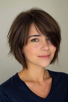 Mom Haircuts Short, Chin Length Hair With Layers Straight, Shoulder Length Textured Haircut, Short French Bob With Bangs Fine Hair, Short Layered Bobs, Best Haircuts, Chin Length Hair, Messy Short Hair, Short Wavy Hair