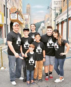 Matching Family Disney Shirts Kohl's, Disney Shirts Matching, Disney Shirts For Family Matching 2022, Black Family Matching T-shirt For Disney Trips, Disney October, Outfit Viaje, Family Matching Graphic T-shirt For Disney Trips, Disney Family Outfits, Family Shirts Disney