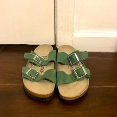 Nwob Never Worn Birkenstock Arizona Sandals Sage Green Iridescent Suede Straps Size 36 (5.5) Sold Out Online! Green Suede Sandals With Leather Footbed, Green Suede Sandals With Round Toe, Green Suede Casual Sandals, Green Birkenstock, Birkenstock Sandals Arizona, Birkenstock Brown, Sold Out, Birkenstock Arizona, Green Suede