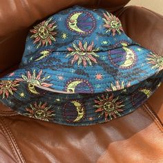 Sun And Moon, Dark Green Brand New Polyester Hat, Fisherman, Pat, Brand, New, Polyester. Dark Green Moon Dark, Green Brands, Fisherman Hat, Source Unknown, Sun And Moon, Green And Purple, Dark Green, New Color, Accessories Hats