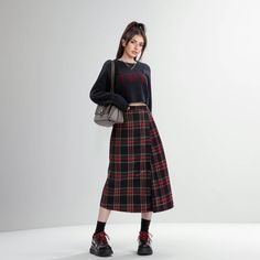 Olivia Mark - Scottish Plaid High-Waisted A-Line Skirt with Tasteful Design Kilt Skirt Pattern, Pleated Plaid Skirt Outfit, Kilt Fashion, Plaid Skirt Outfit, Tartan Fashion, Kilt Skirt, Midi Skirt Outfit, Tartan Skirt, Upcycle Sewing