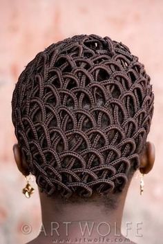 Extraordinary African hairstyle from the Benin Republic, photo by Art Wolfe Hair Afro, Hair Braiding, Hairstyle Gallery, Afro Punk, African Braids, African Hairstyles, Hair Art, Afro Hairstyles