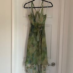 Beautiful Green Chiffon Bcbg Sundress. Bayou Outfit, Chiffon Sundress, Green Floral Sundress, Lord Of The Rings Wedding Guest Attire, Green Beach Dress, Vintage Hoco Dress Short, Green And Brown Dress, Green Floral Summer Beach Dress, Vintage Homecoming Dress