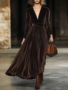 Luxury Velvet Maxi Dress For Women, Luxury Velvet Maxi Dress, Luxury Velvet V-neck Dress, Luxury Chic Velvet V-neck Dress, Free People Gold Velvet Dress, Womens Clothing Stores, Online Womens Clothing, Clothing Store, Sustainable Fashion