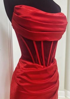 # DTH346 * DESCRIPTION Short fitted dress * ATTRIBUTES Short Fitted Fitted Homecoming Dresses, Red Hoco, Homecoming 2024, Back To School Dress, Short Fitted Dress, Prom Dresses Simple, Prom 2024, Red Homecoming Dresses, Simple Prom Dress