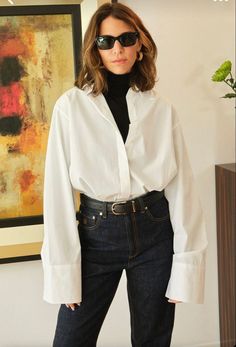 Calça jeans+blusa gola alta+blazer Vinter Mode Outfits, Long Sleeve Shirt Outfits, Braga Portugal, White Shirt Outfits, Style Parisienne, Parisienne Chic, Mode Instagram, Populaire Outfits, Elegante Casual