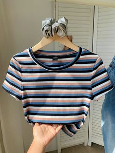 Multicolor Casual Collar manga corta Tela tejida Color combinado,A rayas  Embellished Estiramiento medio Cropped Striped Shirt, Crop T Shirts For Women, Shirts Women, Striped Tops, Crop Top And Sweatpants, Stripped Tops, Striped Sweatshirts, Aesthetic Shirts, Striped Crop Top