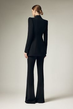 Crafted with premium crepe fabric, this blazer boasts a flattering A-line silhouette and a sophisticated V-neckline. Pair it with any outfit for an effortlessly chic look that exudes luxury and elegance. Crepe Blazer, Mean Blvd, Business Attire, Crepe Fabric, Silk Chiffon, Designer Collection, Chiffon Tops, Online Fashion, Floor Length