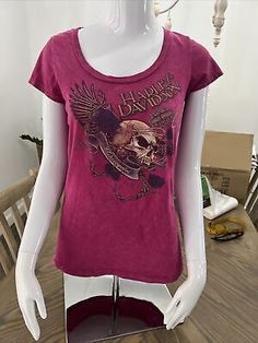 Harley Davidson Distressed Women’s T-Shirt size Medium 100% Cotton  | eBay Harley Davidson Shirts, Distressed T Shirt, Harley Davidson Shirt, Pink Shirt, Fancy Dresses, Dream Wardrobe, Womens Clothing Tops, Dream Closet, Harley Davidson