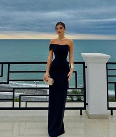 Classy Prom Dresses, Dresses Formal Elegant, City Outfits, Grad Dresses, Evening Outfits, Glam Dresses, Luxury Dress, Unique Dresses, Modest Dresses