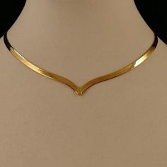 Gold Necklace Modern Design, Neckless Gold Jewelry Simple, Neckless Gold Jewelry Indian, Simple Gold Necklace Designs, Modern Necklace Design, Unique Gold Jewelry Designs, Herringbone Chain Necklace