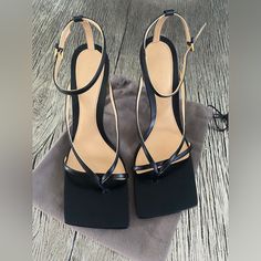 Bottega Veneta Sandals Size 39 Excellent Condition Bottega Veneta Sandals, Bottega Veneta Shoes, Bottega Veneta, Women's Shoes Sandals, Shoes Sandals, Women Shoes, Sandals, Black, Color