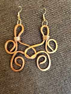 Handmade Raw Copper, Hammered Earrings! Aluminum Wire Jewelry, Wire Earrings Handmade, Bijoux Fil Aluminium, Aluminum Jewelry, Wrap Earrings, Hammered Earrings, Ear Cuffs, Wire Earrings, Copper Earrings