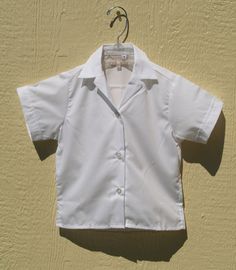 Fitted Short Sleeve Tops With Button Closure, Collared Shirt For School In Summer, Collared Summer Shirt For School, Classic Fitted School T-shirt, Classic Fitted Tops For School, Cotton Short Sleeve School Uniform Top, Spring Cotton School Uniform Tops, Summer School Collared Blouse, Classic Short Sleeve School Tops