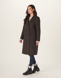 Warm, classic, and refined, the Pop Coat is our take on the classic wool overcoat. Heavy weight and long, it'll keep you as warm as it does iconic, with a double-breasted lapel and deep pockets. Wear it with date-night attire, or whatever you throw on to go to the store. The Pop Coat is an instant glow-up. Brand Pop, Wool Overcoat, Henley Sweater, Clothes Ideas, Fall Shopping, Outerwear Women, Heavy Weight, Sweater Hoodie, Double Breasted