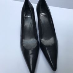 Stuart Weizman, Black Leather 2” Heels, Size 9n. Stuart 50 Pump. Brand New Never Worn. In Perfect Condition. Made In Spain. Classic Formal Court Shoes With 4-inch Heel, Classic Fitted Court Shoes For Formal Occasions, Formal Pointed Toe Court Shoes With Leather Sole, Designer Low Heel Business Heels, Designer Low Heel Shoes For Business, Formal Court Shoes With Branded Insole And Almond Toe, Classic Evening Court Shoes With Leather Sole, Designer Low Heel Heels For Business, Formal Heels With Leather Sole