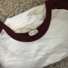 Maroon And White Super Soft Tee! Never Worn And No Longer Available On Brandy Site. White Raglan Sleeve T-shirt For Fall, White Raglan Sleeve Top For Fall, White Cotton Raglan Sleeve Top, Basic White Shirt For Fall, Brandy Melville Tops, Things To Buy, Brandy Melville, Baseball Tee, Brandy