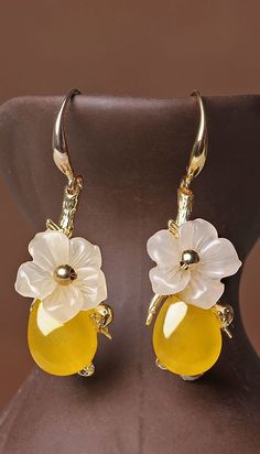 DIY Yellow Floral Water Drop Drop Earrings Made of fine Metal. Measurement: 4cm/1.56" * 1.3cm/0.507". Matches easily with daily hairstyle, dresses & Shirts Daily Hairstyles, Jade Earrings, Yellow Earrings, Jade Jewelry, Bijoux Diy, Diy Earrings, Yellow Floral, Flower Earrings, Earings Piercings