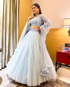 डिजाइनर कपड़े, Trendy Outfits Indian, Traditional Outfit, Shivangi Joshi, Fancy Dresses Long, Indian Dresses Traditional