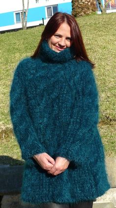 Fuzzy Mohair Sweater, Pullovers Outfit, Angora Sweater, Thick Sweaters, Cozy Pullover, Softest Sweater