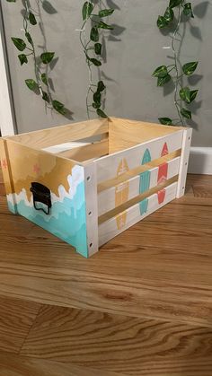 painting, boxes, bikinis, summer, and fun! Beach Locker Ideas, Shoebox Painting Ideas Aesthetic, Hawaii Aesthetic Decor, Unique Diy Projects, Aesthetic Box Painting, Wood Crate Painting Ideas, Swimsuit Basket Painting, Diy Beachy Room Decor, Decorate Boxes Ideas