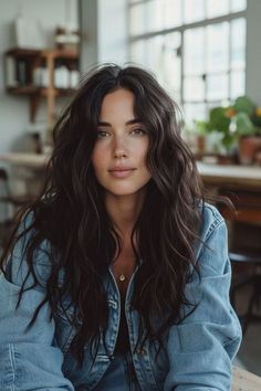 Long Layered Brown Hair, Long Textured Haircut, Mid Back Length Hair, Pale Skin Dark Hair, Wavy Brunette Hair, Herb Products, Vanessa Hudgens Hair, Newyork Streetstyle, Long Wavy Haircuts