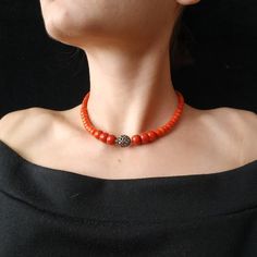 Necklace Orange, Jewelry Tips, Choker Jewelry, Jewelry Sale, Orange Coral, Coral Jewelry, Minimal Jewelry, Beaded Choker, Jewelry Vintage