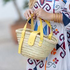 Leather beach bag is a raffia bag perfect as a gift for women. Do you want to surprise your bridesmaids? Then you should get these beach baskets This straw basket handcrafted with natural straw and combined with leather, making it a lovely straw purse bagas a gift for women. Very versatile, this natural basket is perfect anytime and everywhere, you can use it as beach bag, for shopping, for the pool, for go to the grocery, etc. Finally, you can use your straw bag for everyday use, always with st Summer Bags With Bamboo Handle, Summer Bags With Leather Handles As Gift, Summer Bags With Leather Handles For Gift, Yellow Basket Straw Bag For Summer, Yellow Basket Bag For Summer, Chic Yellow Straw Bag For Summer, Yellow Summer Basket Bag, Yellow Straw Bag For The Beach, Chic Straw Bag With Braided Handles For Gift