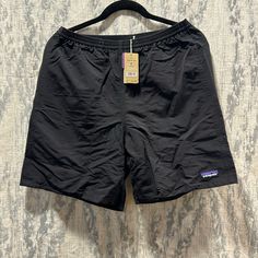 Patagonia Baggies Black Size Small New With Tagss Patagonia Baggies, Patagonia Shorts, Patagonia, Mens Shorts, Man Shop, Tags, Black, Color