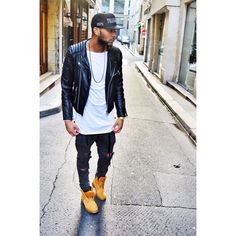 Men's Summer Outfit, Boots Outfit Men, Timberland Boots Outfit, Mens Fashion Denim, Men's Denim Style, Outfit Street, Yellow Boots, Smart Casual Style