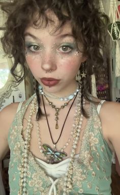 Earthy Make Up Look, Bryleigh Hull, Hippy Makeup, Goblincore Makeup, Whimsical Makeup, Cottagecore Makeup