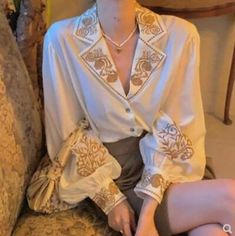 Women‘s Shirts French Vintage Casual Embroidered Shirt Balloon Sleeve Spring | eBay Lantern Sleeved Blouses, Women Blouses Fashion, Elegant Embroidery, Kleidung Diy, Floral Embroidered Top, Long Sleeve Floral Top, Elegant Blouses, 가을 패션, Inspired Outfits